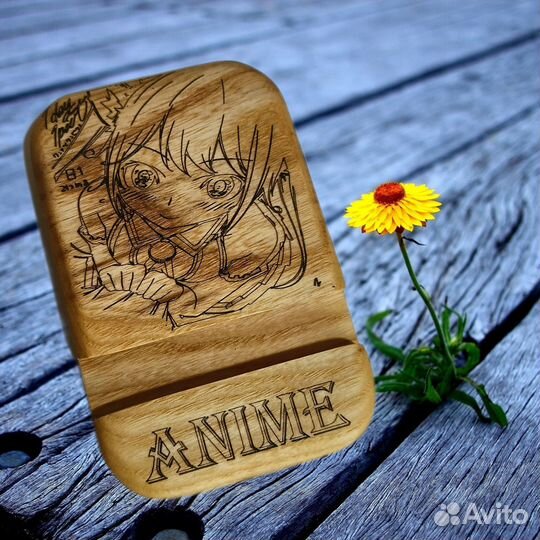 Подставка для телефона из дерева