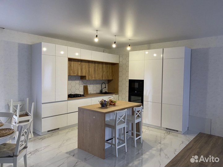 Кухня с островом