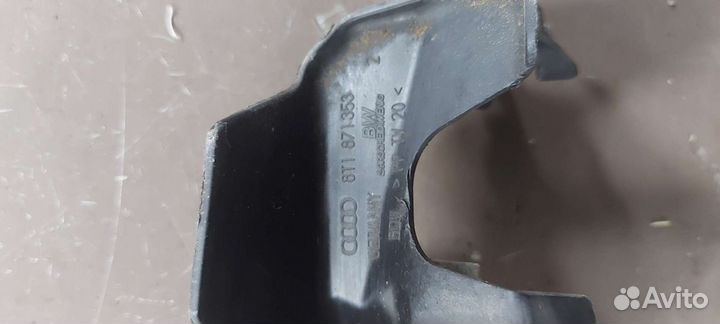 Кронштейн защита жабо на Audi A5