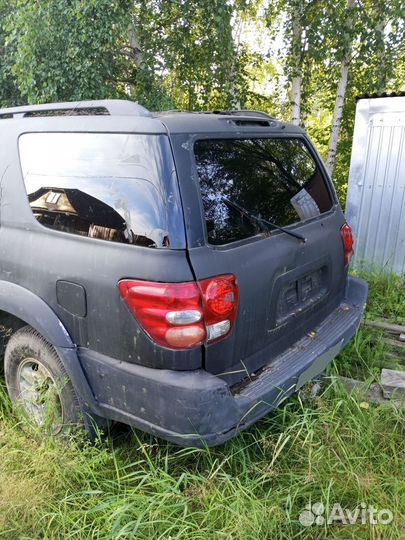 Toyota Sequoia 4.7 AT, 2001, битый, 250 000 км