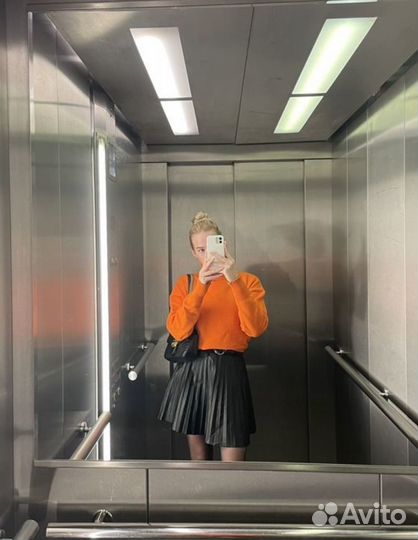 Кожаная мини-юбка