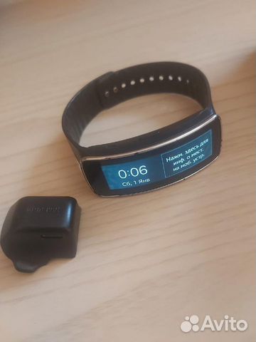 Смарт часы samsung gear fit