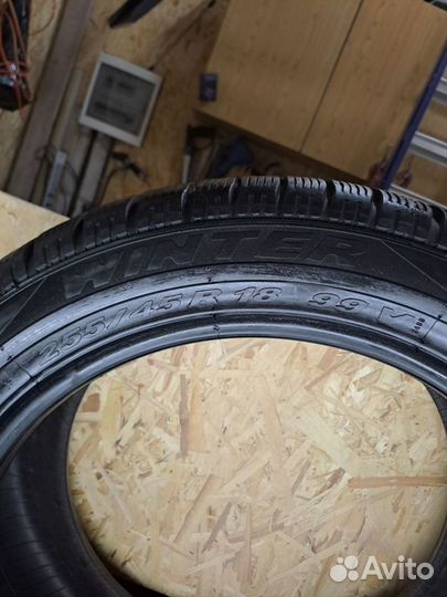 Pirelli Winter 240 Snowsport 255/45 R18