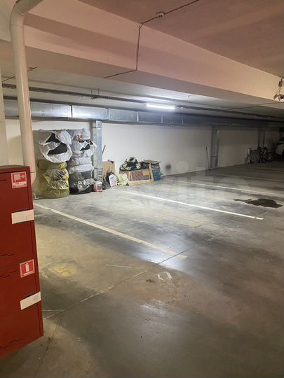 Машиноместо, 14 м²