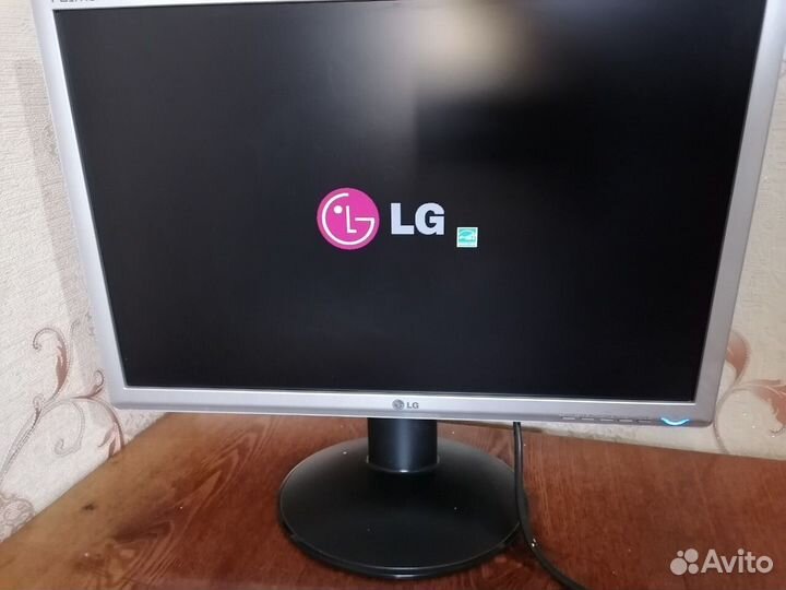 Компьютер: системный блок, монитор, клавиатура