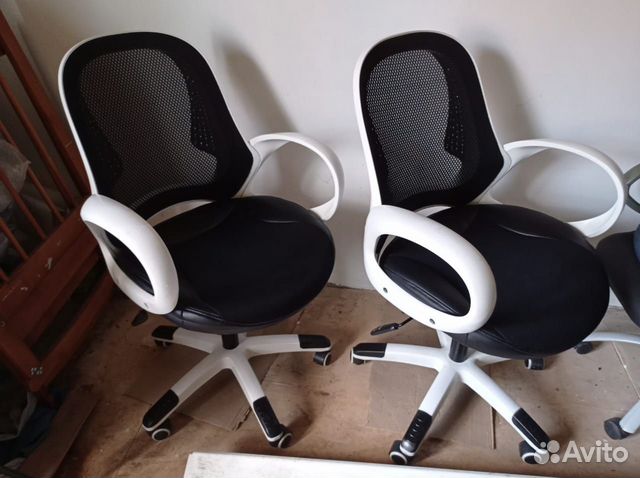 Кресло белое импортное удобное
