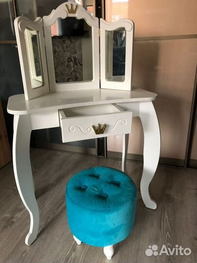 Туалетный столик для девочки