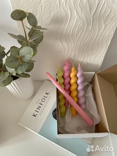 Столовые свечи из натурального воска