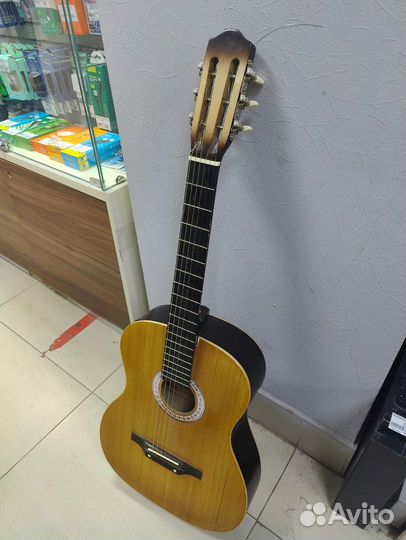 Гитара Амистар