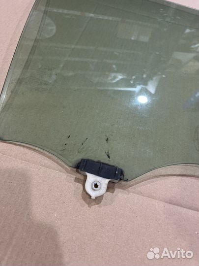 Стекло двери Передний правое Mitsubishi asx