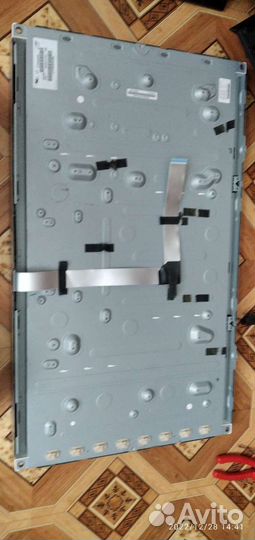 Экран для телевизора