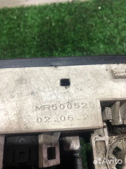 Блок управления отопителем Mitsubishi Carisma