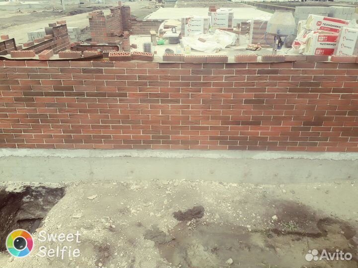 Кладка кирпича каменщики