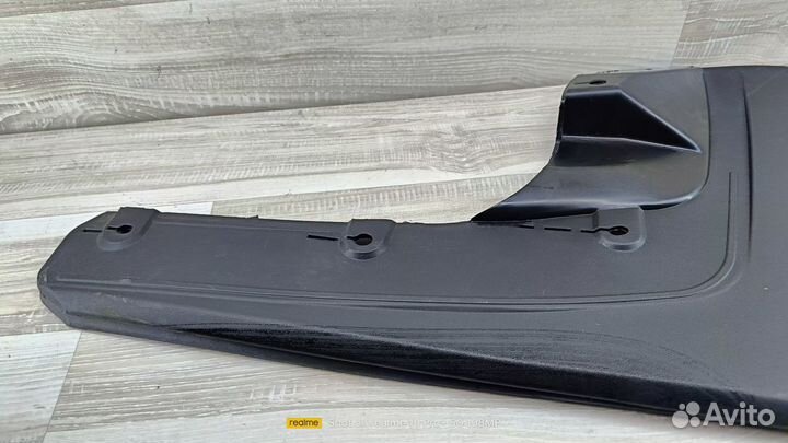 Брызговик передний левый под расширитель hilux 06