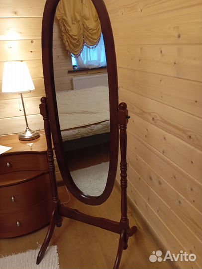 Классическое напольное зеркало
