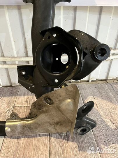 Подрамник передний Bmw X1 E84 N20 2010