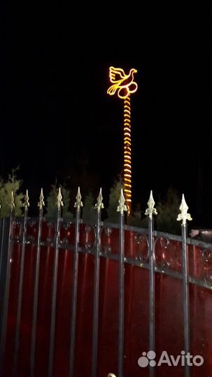 Светодиодная фигура на столб дачного участка