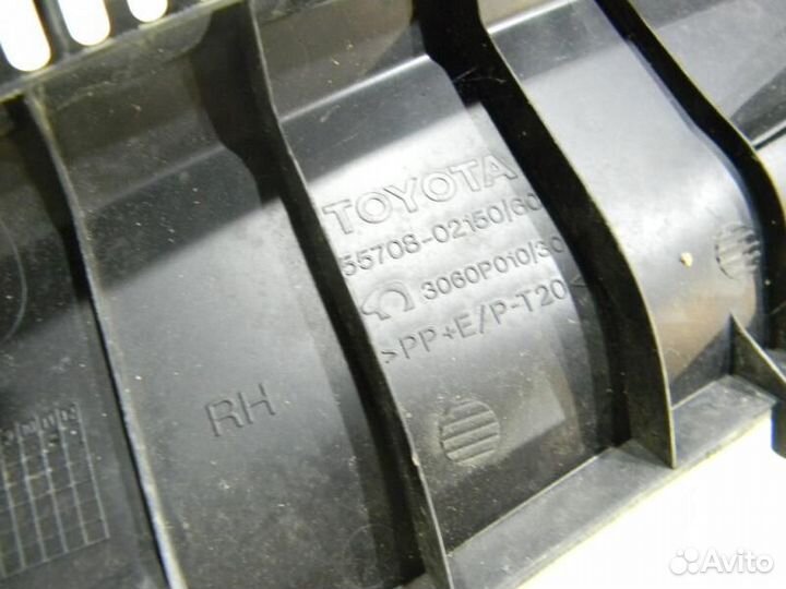 Водосток лобового стекла (жабо)