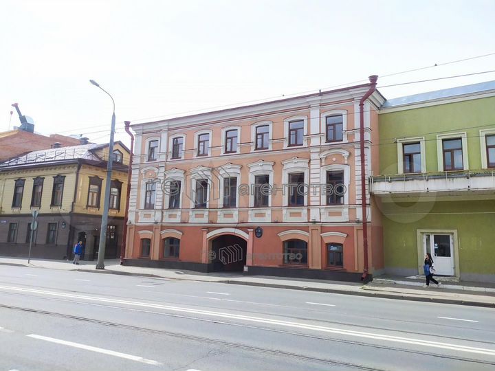 Трехэтажный особняк XIX века