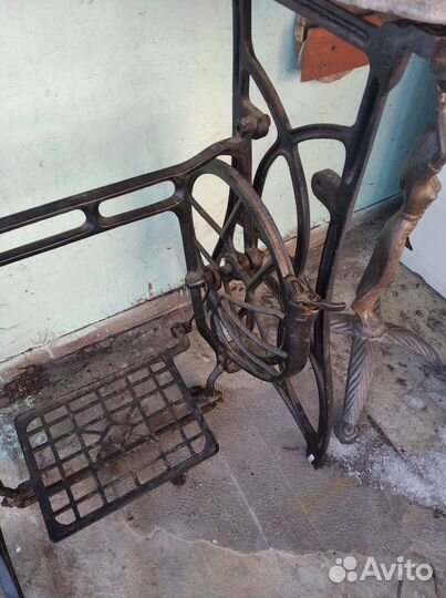 Станина от швейной машинки для творчества