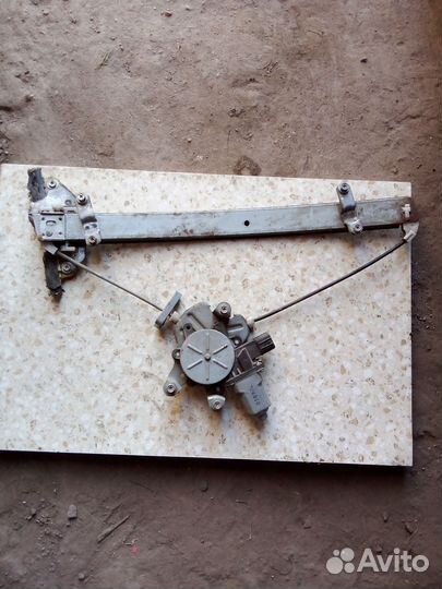 Стекло подъемник на ланцер9