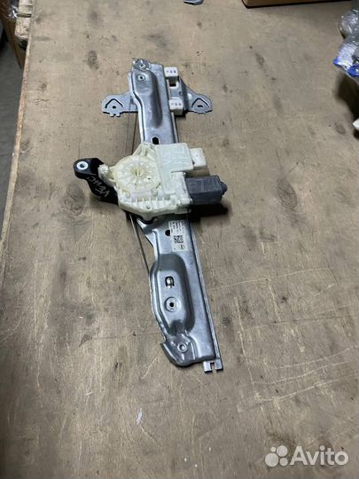 Задний левый стеклоподъемник Ниссан кашкай 11