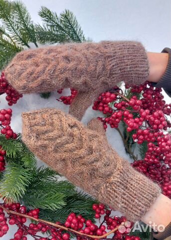 Варежки женские