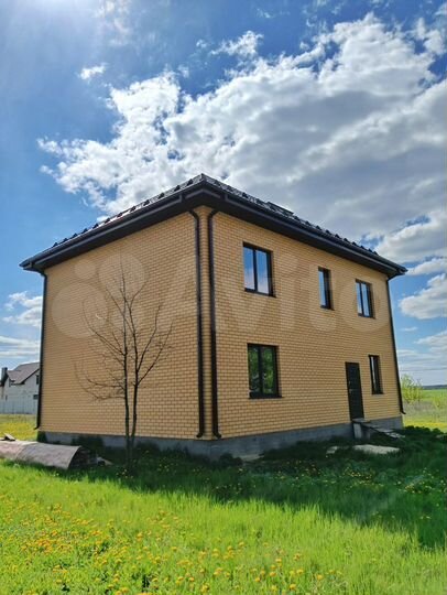 Коттедж 216 м² на участке 15 сот.