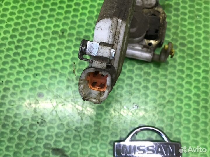 Замок двери передний левый Nissan Almera N15