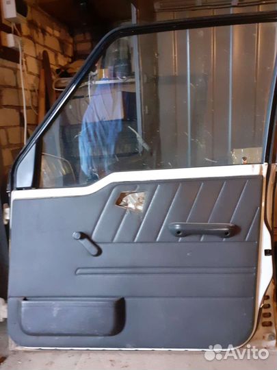 Двери Сузуки Сайдкик