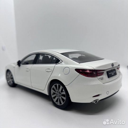 Mazda 6 Atenza дилерская модель 1:18