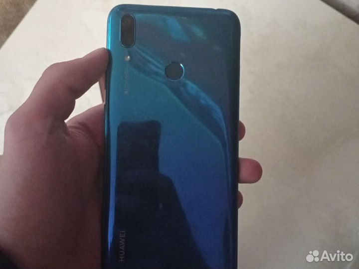 Телефон Huawei y7 2019