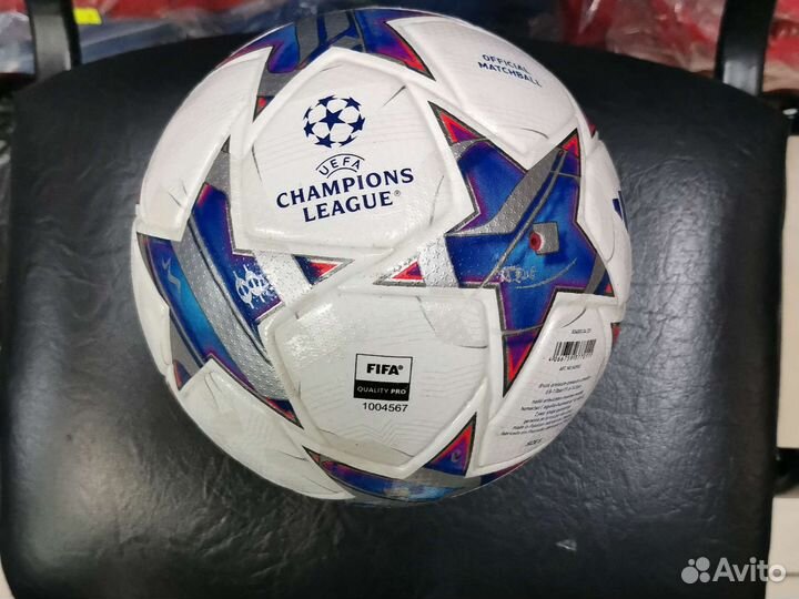 Футбольный мяч adidas лига чемпионов 2024