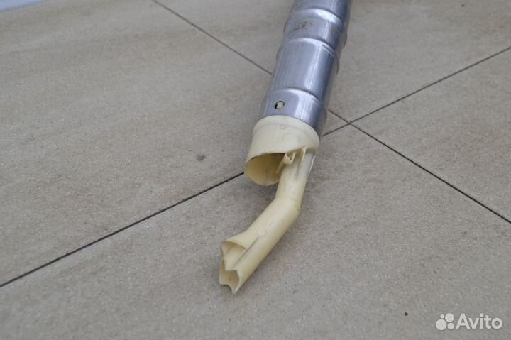 Заливная горловина бензобака Audi 100