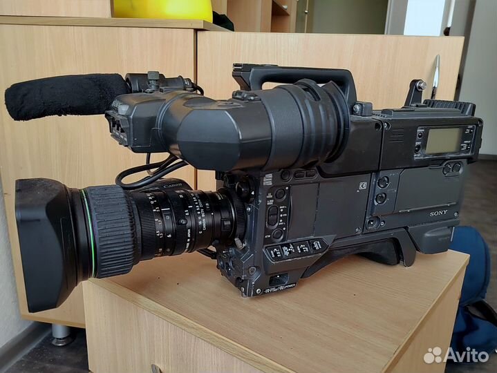Винтажная камера sony DXC-D30P