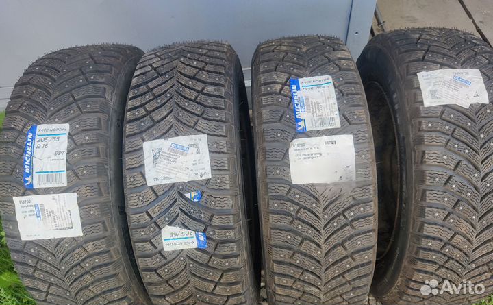 Michelin X-Ice North 4 205/65 R16