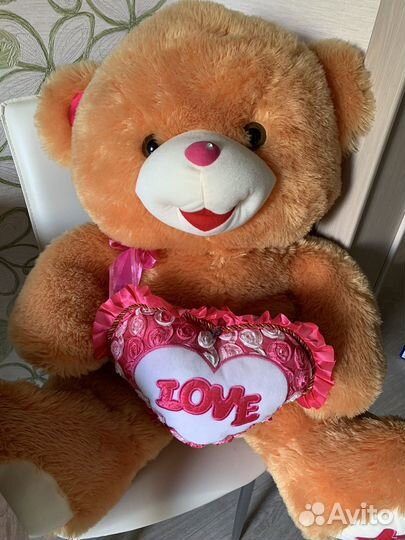 Плюшевый медведь