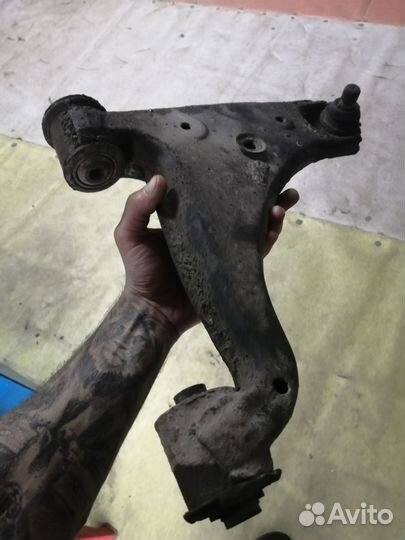 Рычаг передний правый Мазда 626 gd