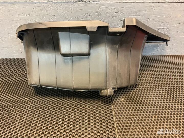 Карман багажника задний правый Lexus Rx 350