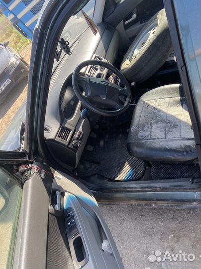 В полном разборе лада приора 2010год