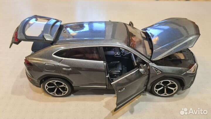 Коллекционная модель 1/18