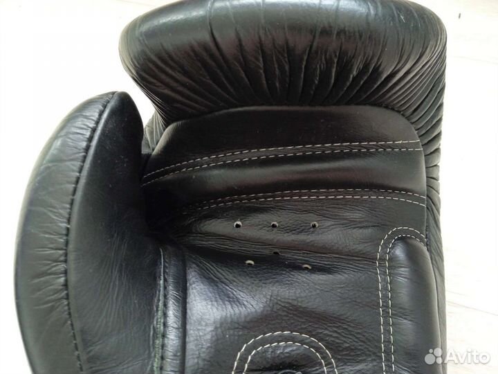 Боксерские перчатка twins 14 oz