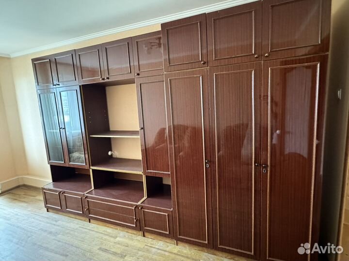 Стенка в гостиную