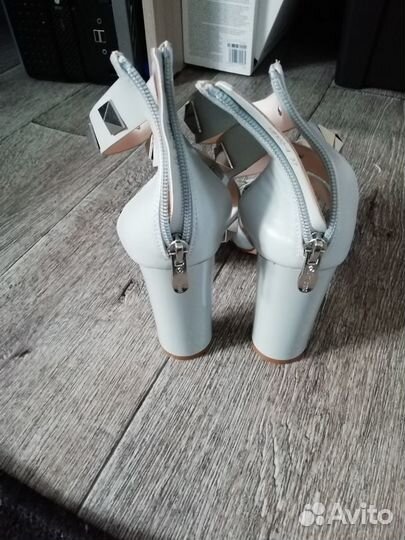 Босоножки новые, 37р