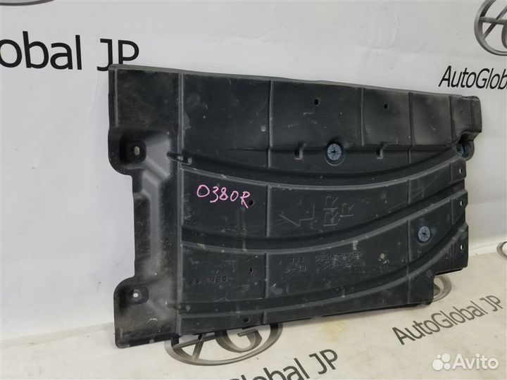 Защита днища правая Toyota Prius ZVW30 2ZR-FXE