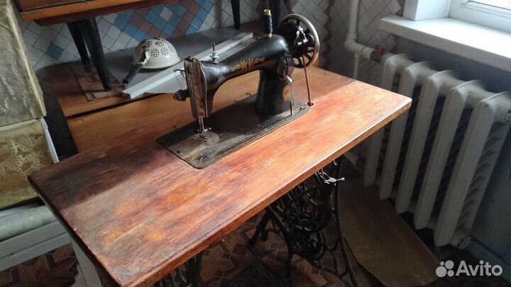 Швейная машина зингер