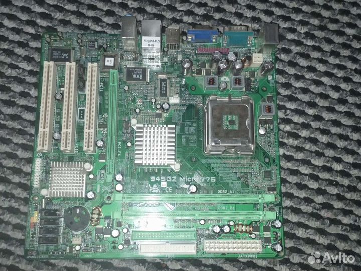 Материнская плата 775