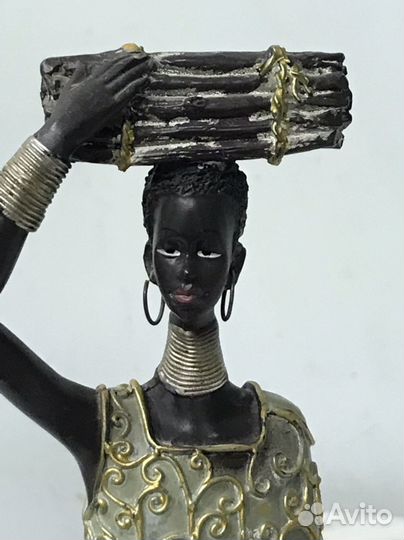 Статуэтка африканка
