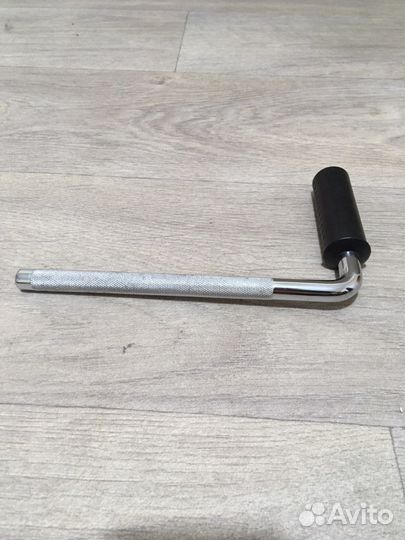 Roland крепление том холдер