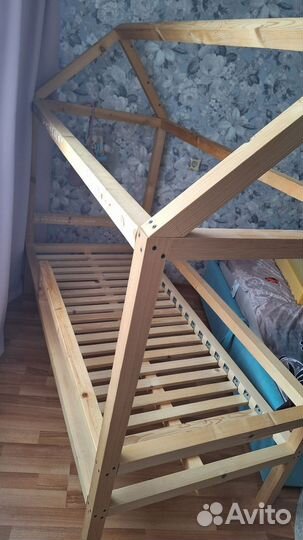 Детская кровать домик